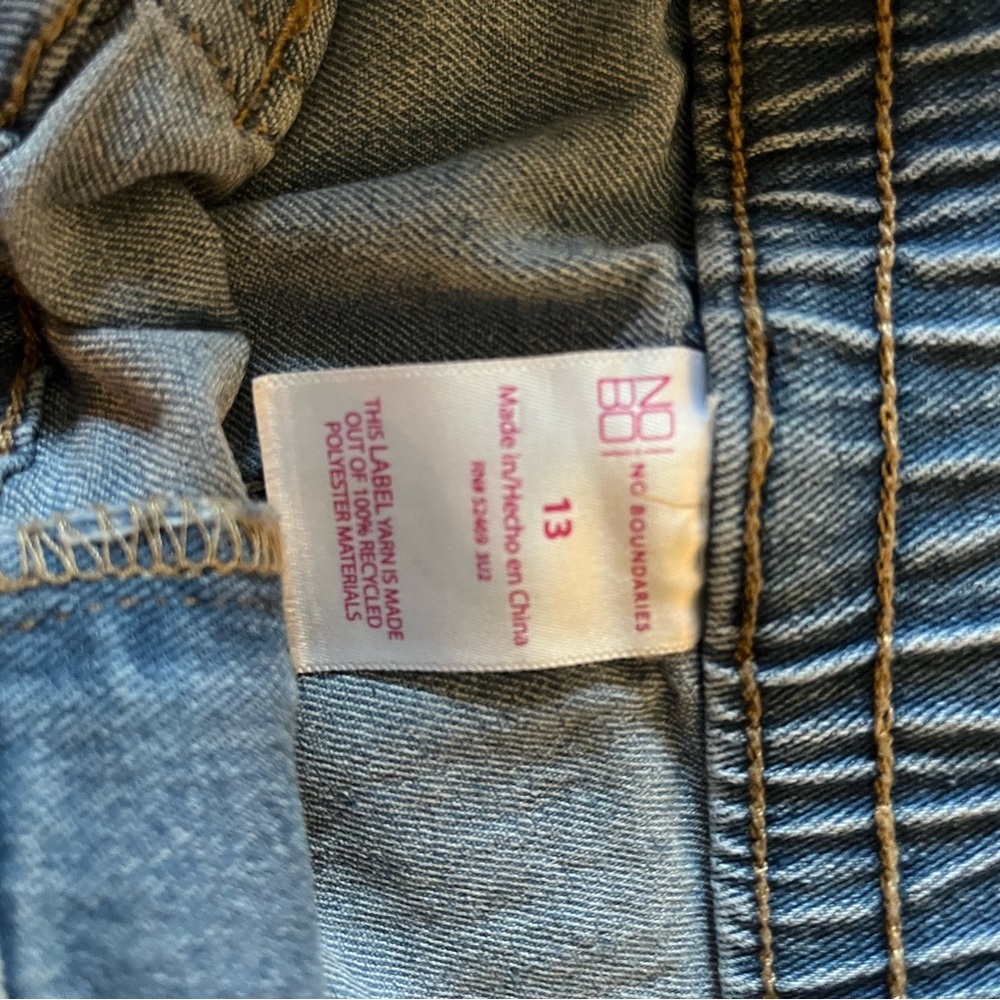 No boundaries brand Jean shorts size 13